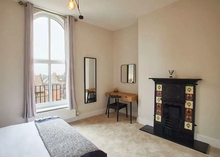 Host & Stay - Artsbank Apartment